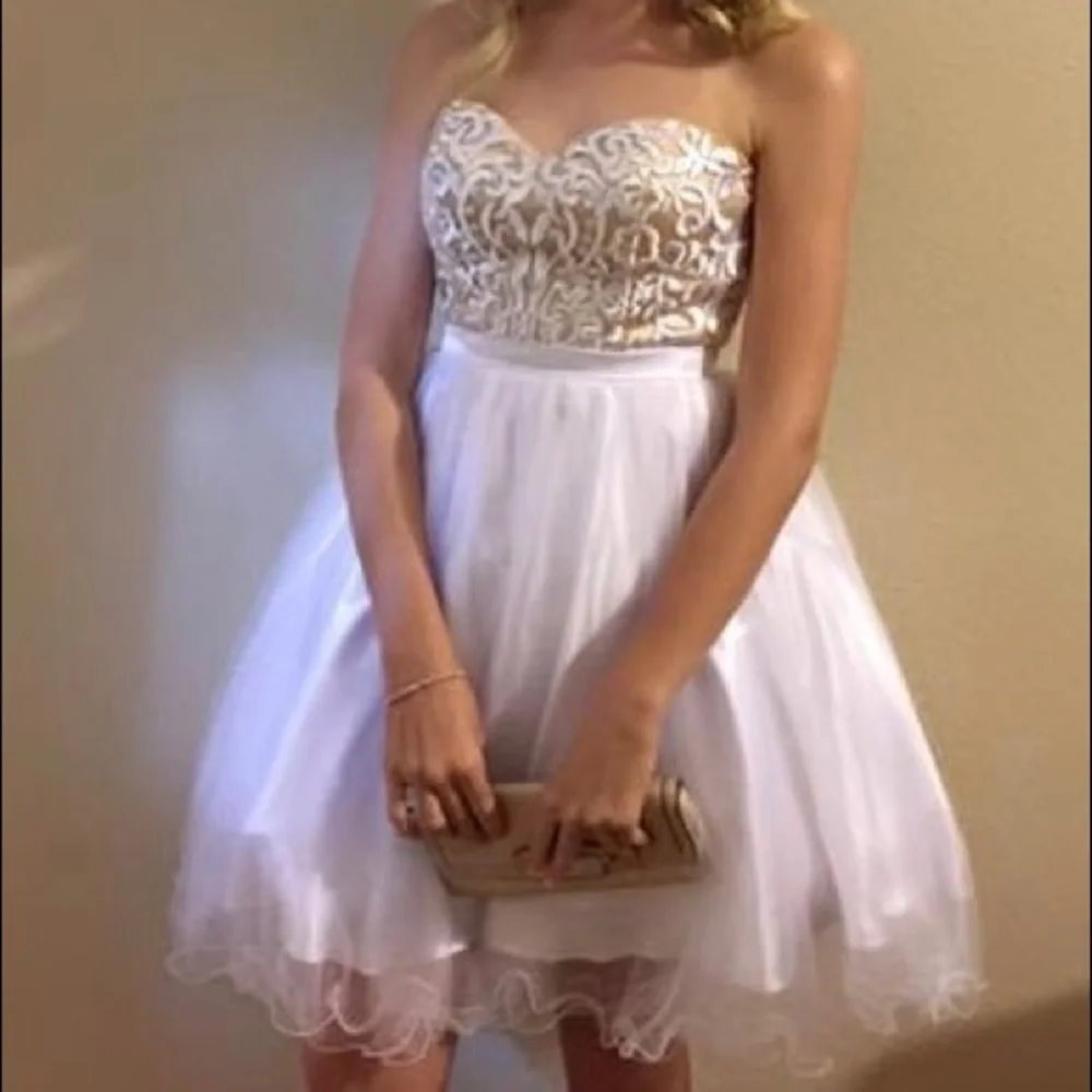 Strapless size 4 homecoming or prom dress - Picture 3 of 3